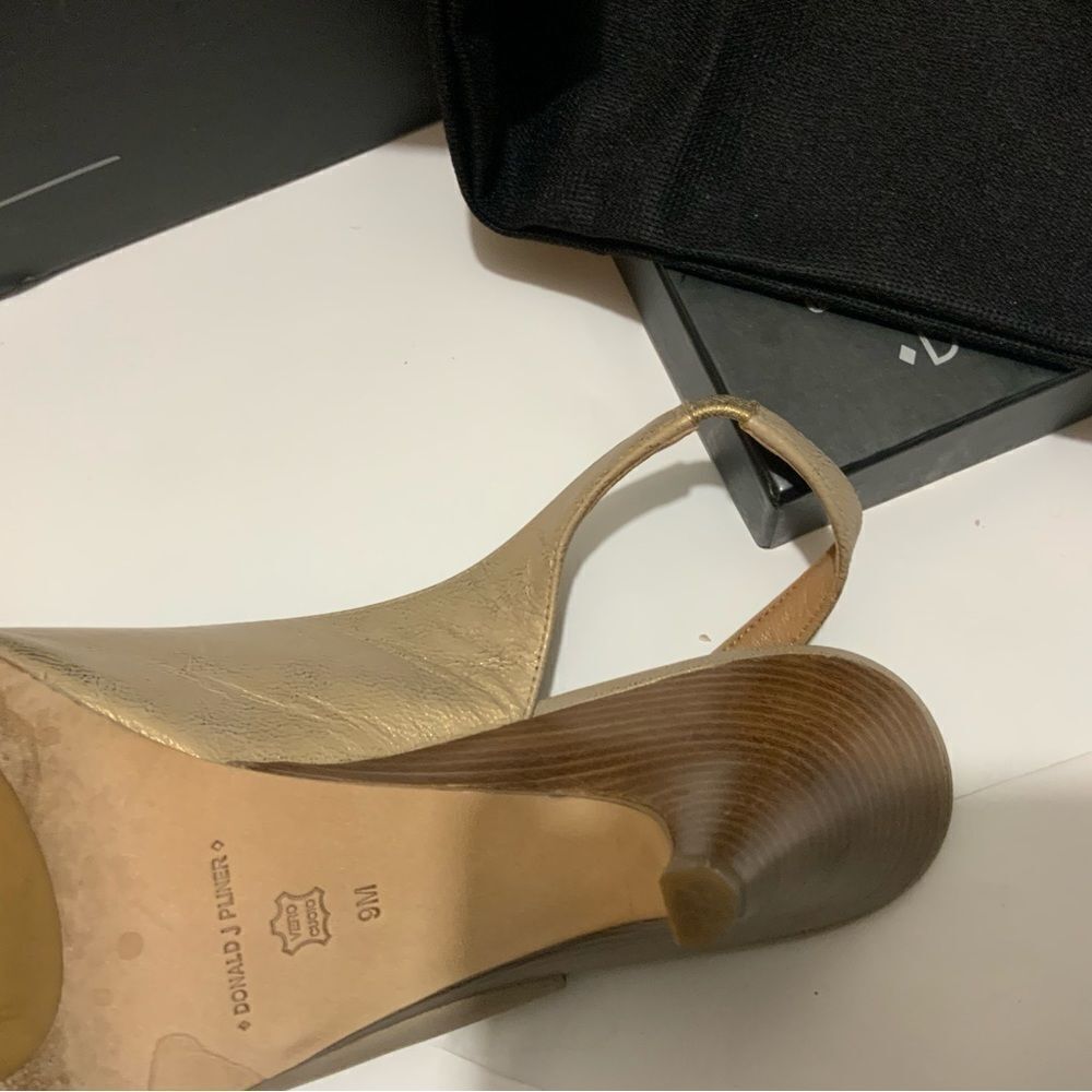 Donald J Pliner Women's Papina Slingback Pump, Size 9 M - Picture 6 of 11
